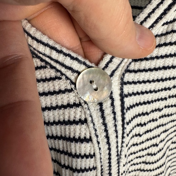 Aura Women's Button Up V-Neck Cropped‎ Black + White Top Waist Tie Beach Medium - Picture 4 of 13